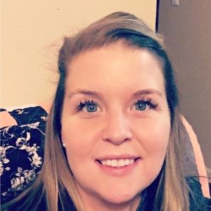 Meet your Posher, Kendra